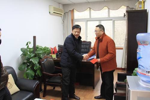 資陽市總工會邱世福副主席一行到我局慰問省部級勞模