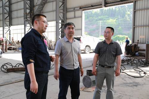 鄔清富到機械廠視察指導工作