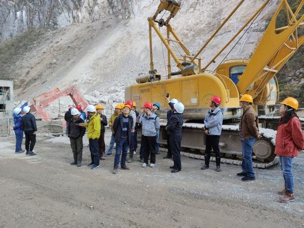 博瓦電站項(xiàng)目部開展2019年“安全生產(chǎn)月”活動啟動儀式 